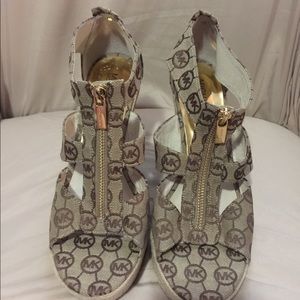 Mk Wedge
